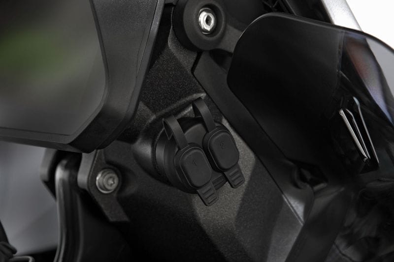 Wunderlich USB dubbele aansluiting USB / USB-C met stopcontactverplaatsing R 1300 GS - zwart