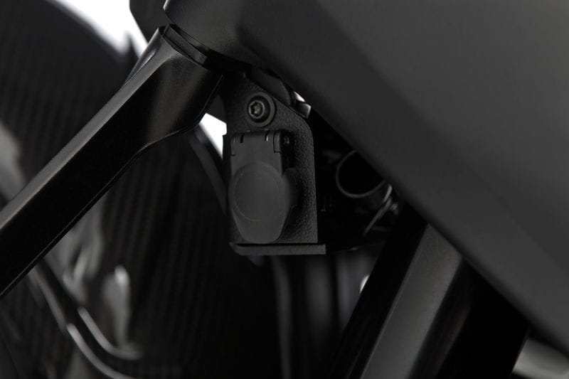 Wunderlich USB dubbele aansluiting USB / USB-C met stopcontactverplaatsing R 1300 GS - zwart - Afbeelding 5